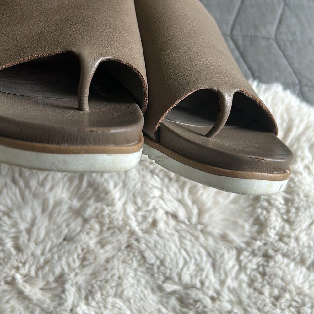 Eileen Fisher Taupe Leather Sandals - Picture 7 of 9